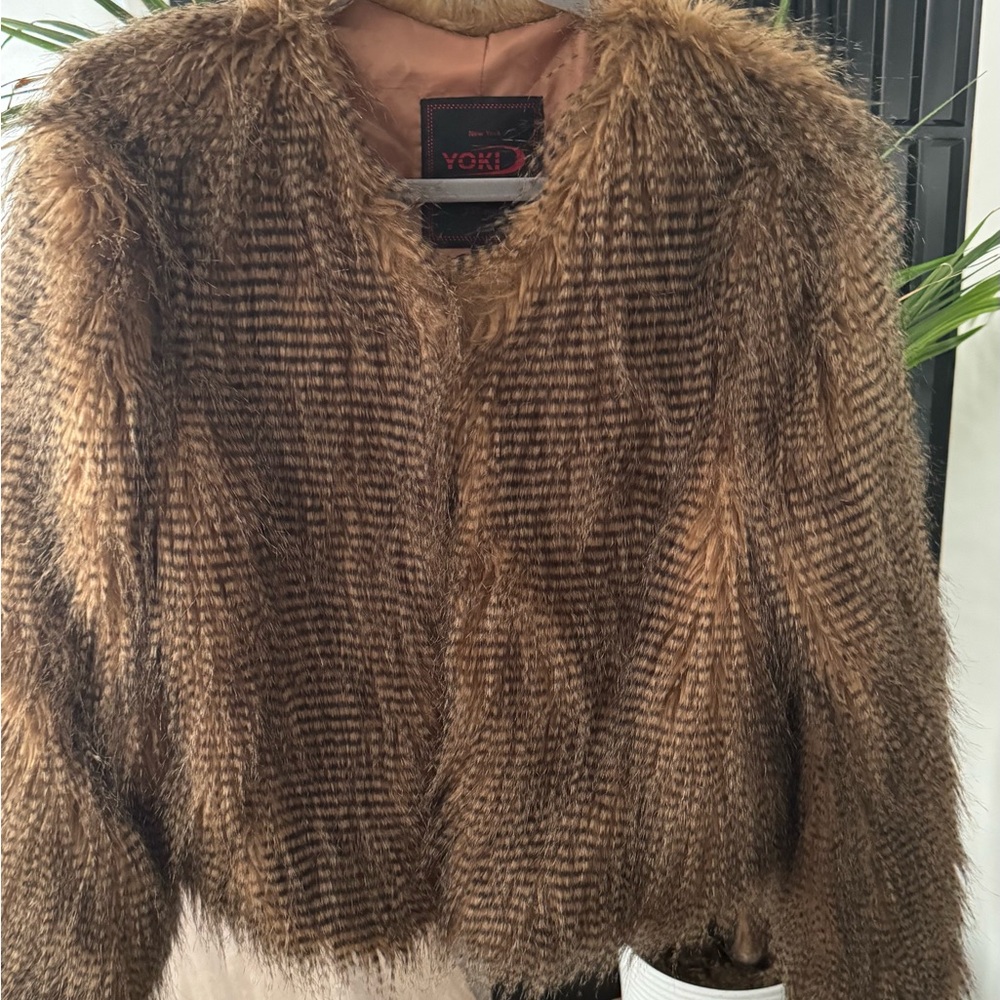 Yoki Women's Tan Faux Fur Jacket (SOLD)